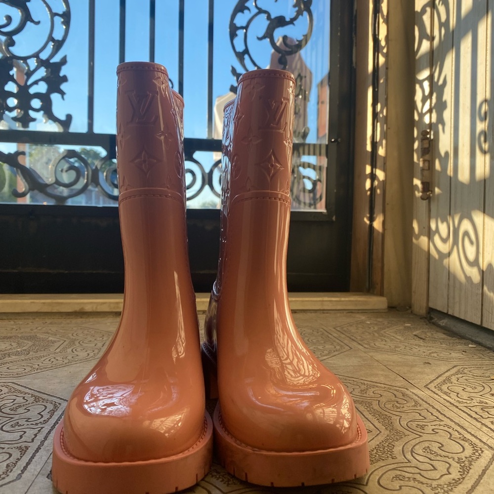 Rear Limited Edition Louis Vuitton Boots - Picture 3 of 3
